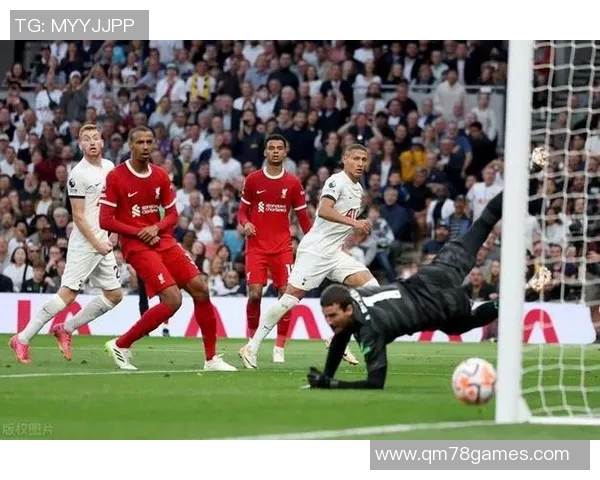 足球场上撞人的球星是谁 他为何引发球迷和媒体广泛关注